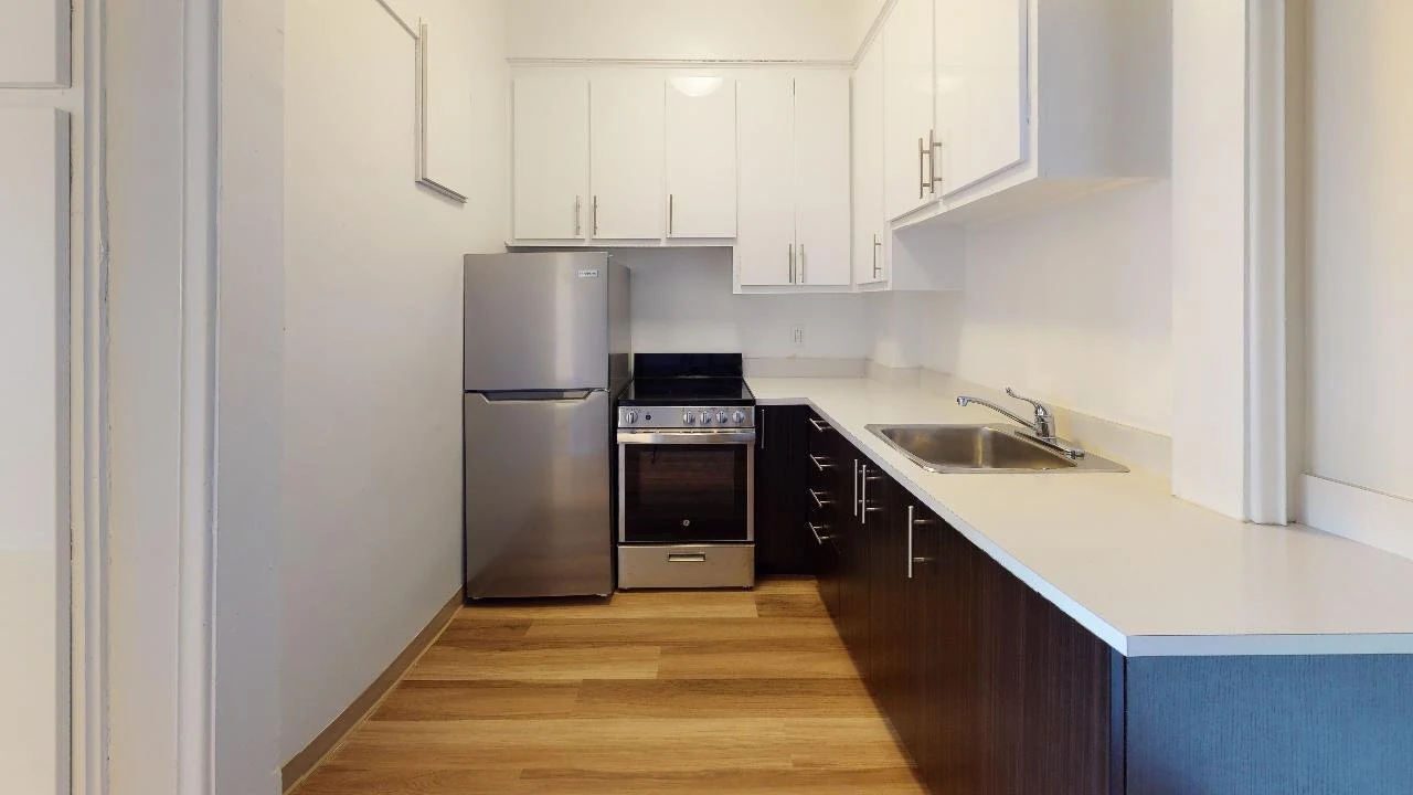 4875 Rue Dufferin — 4