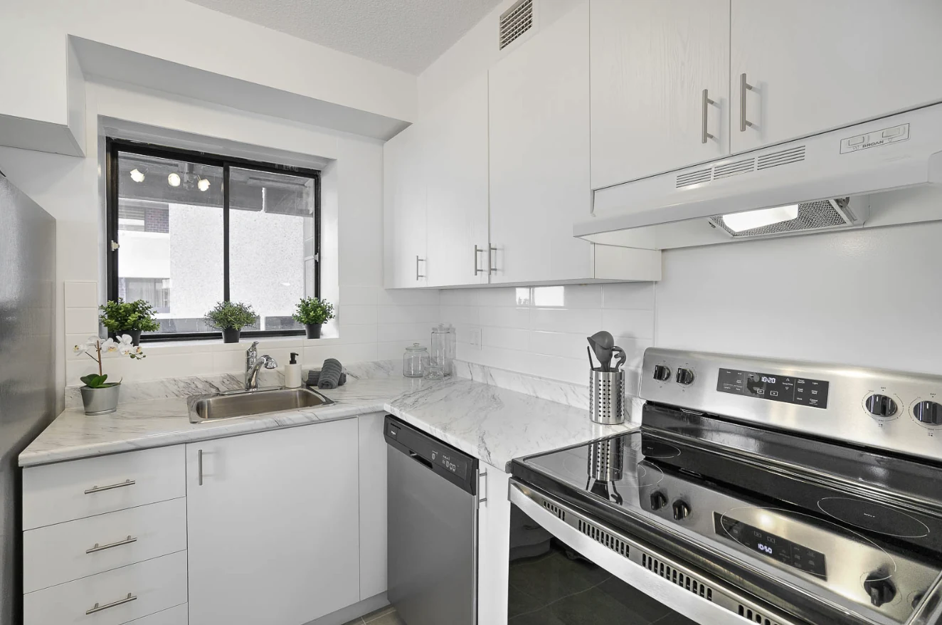 5199 Sherbrooke E. — 4