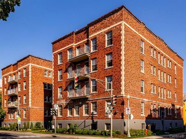 4560 Rue Ste-Catherine O — photo 1