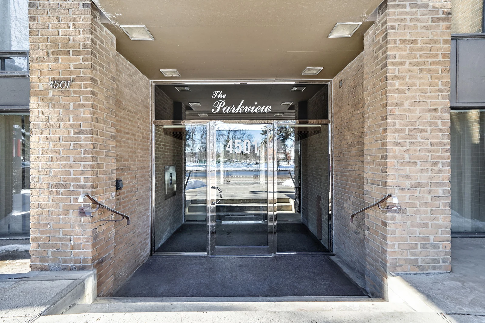 4501 Rue Sherbrooke O. — photo 3