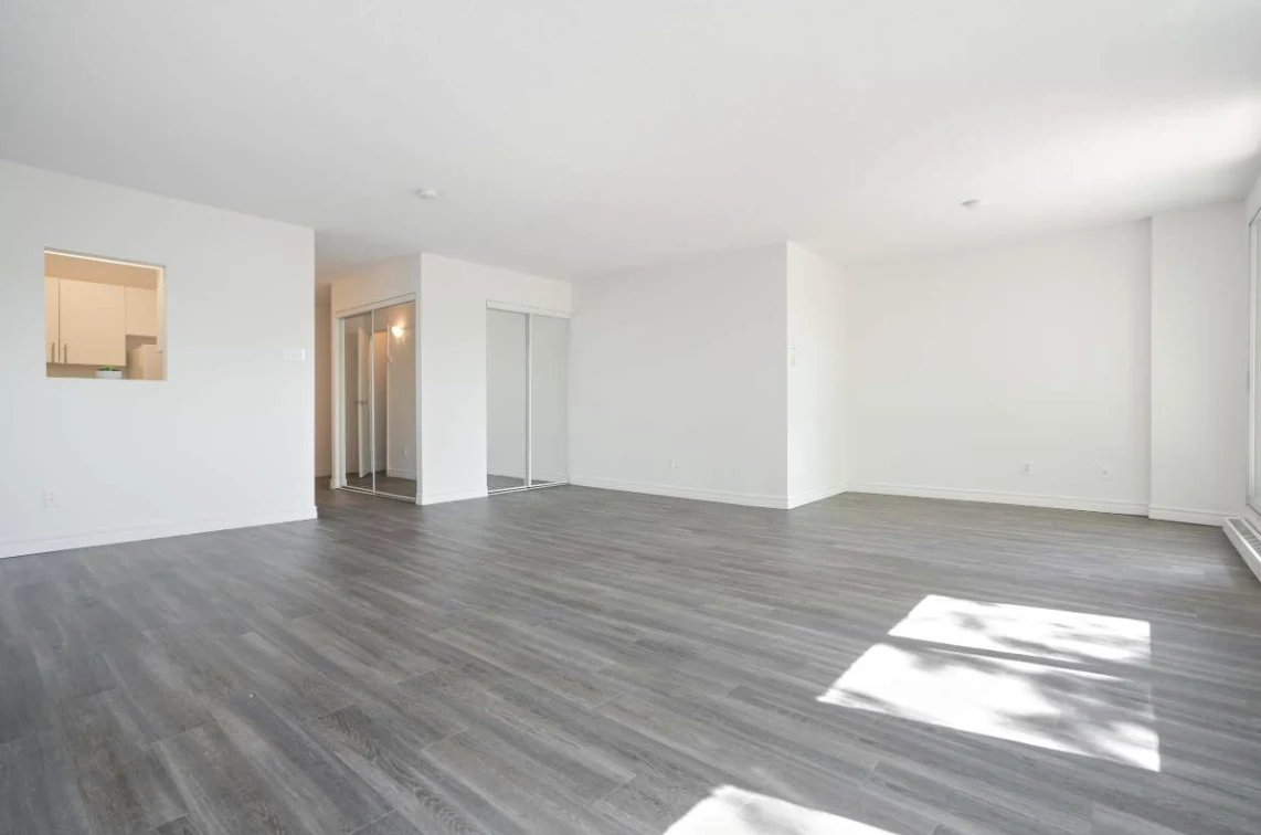 2500 Boul. Cavendish — 4