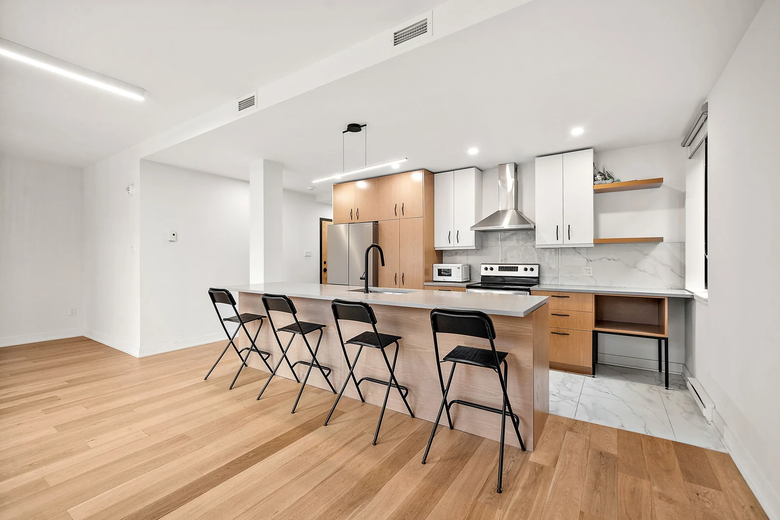 3201 Édouard-Montpetit #201 — photo 3