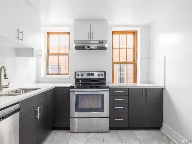 4560 Rue Ste-Catherine O — 5