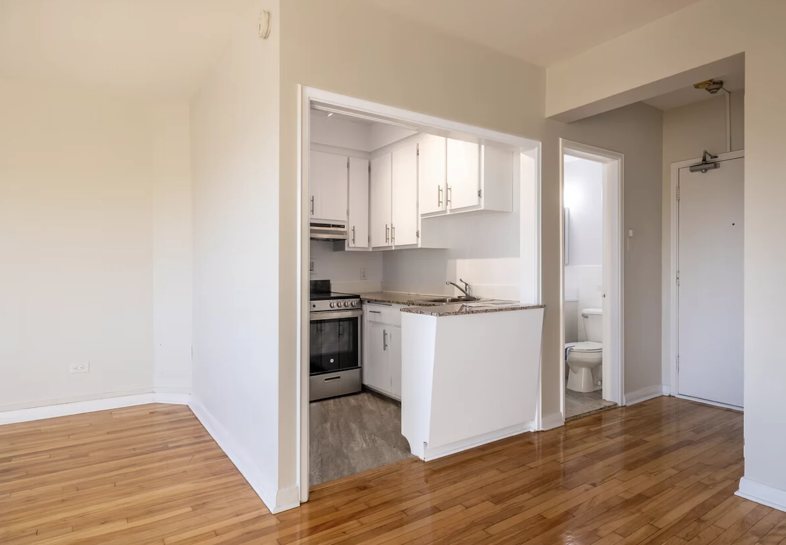 4875 Rue Dufferin — photo 3