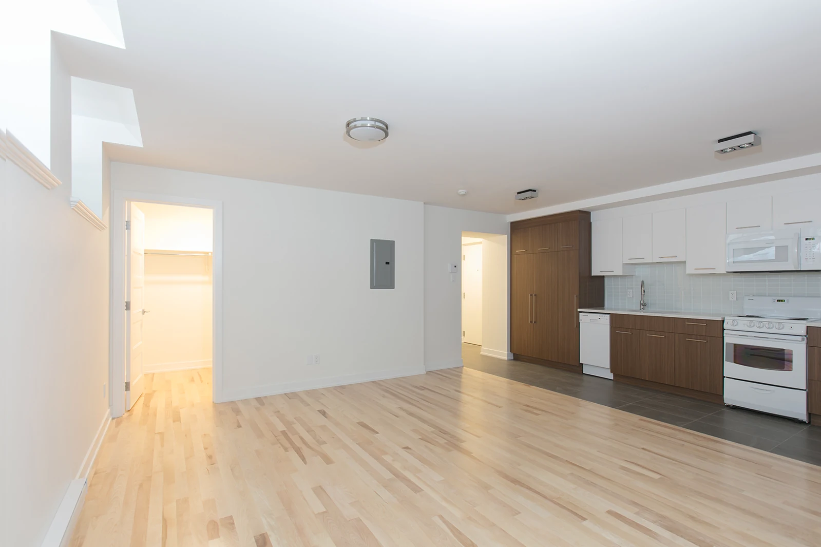 3025 Rue Sherbrooke O — 3