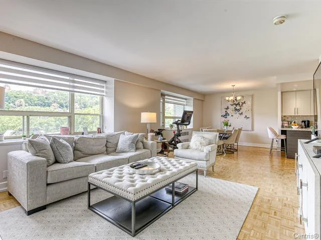 3033 Rue Sherbrooke O — 5