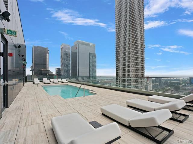 950 Rue Saint-Antoine O — 5