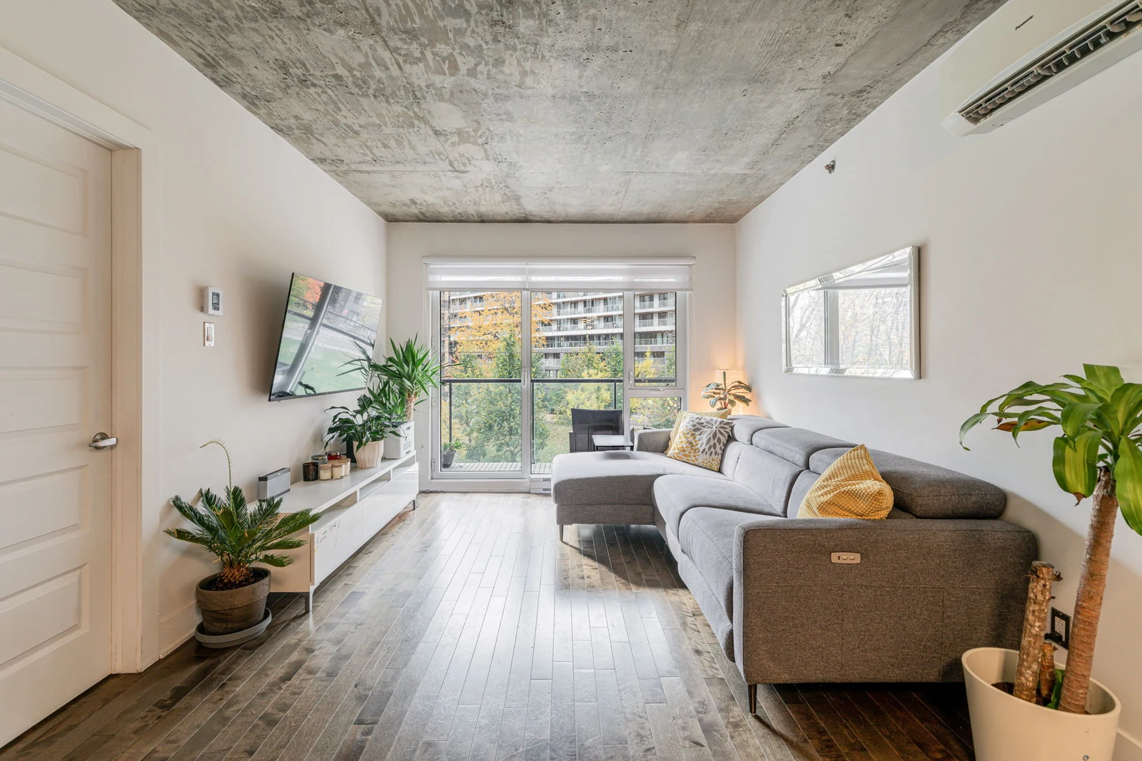 225 Rue de la Montagne #307 — 2