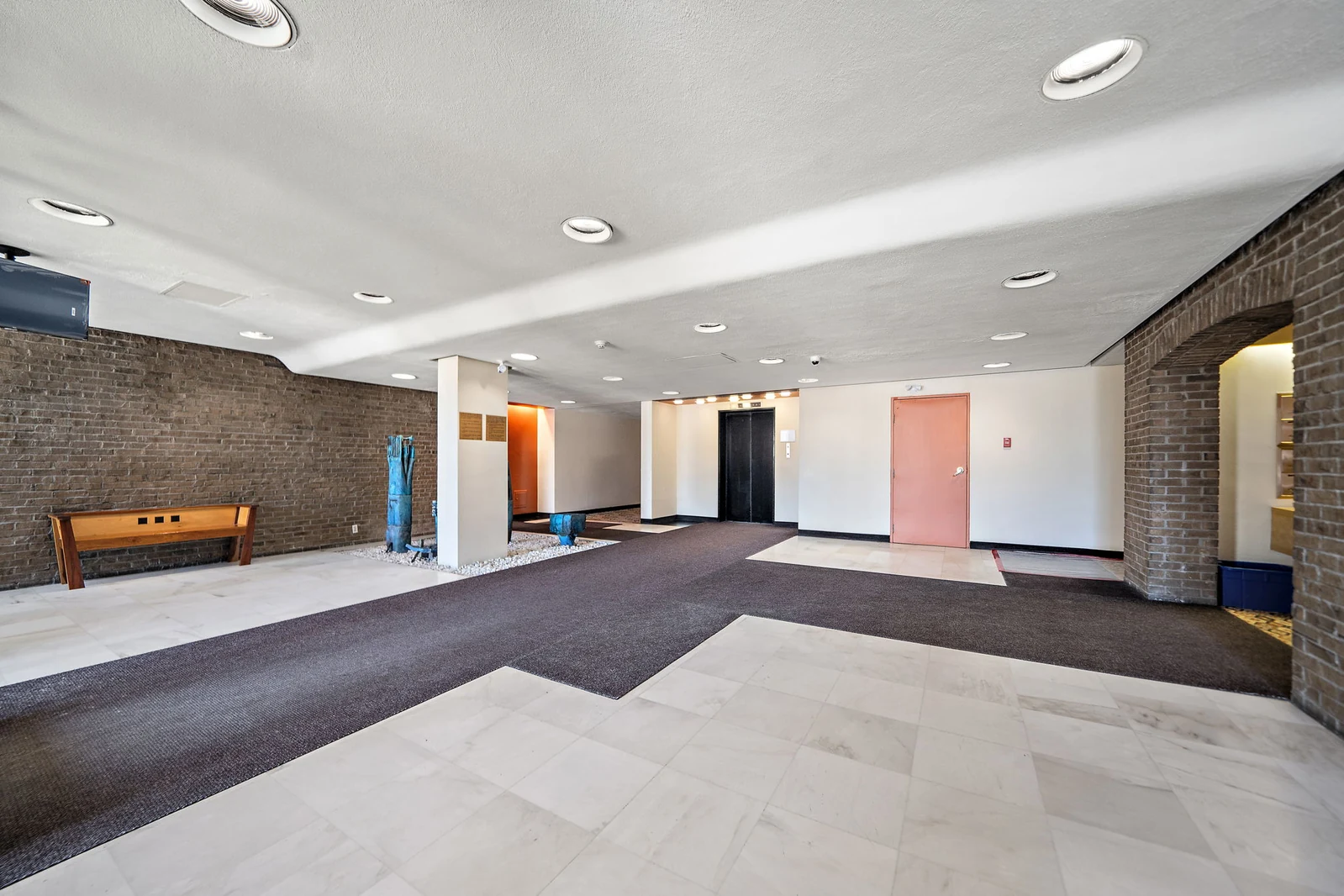 4501 Rue Sherbrooke O. — 4