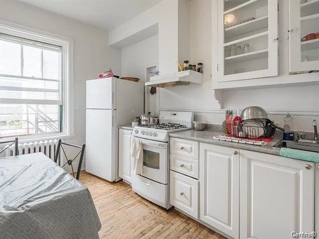 4710-4720 Queen Mary — 4
