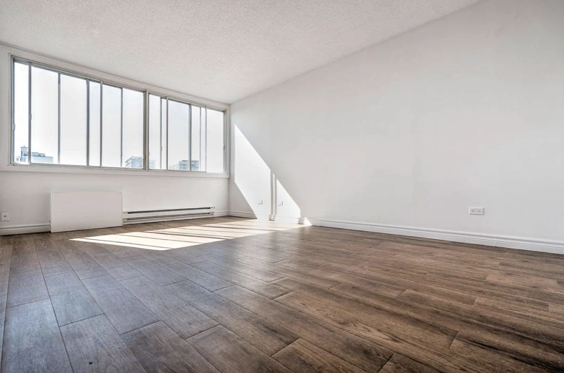 1350 Rue du Fort — 4