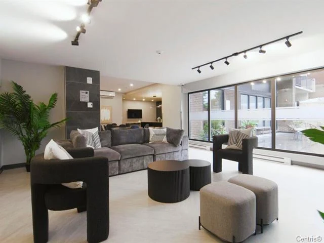 5120 Av. Earnscliffe — 2
