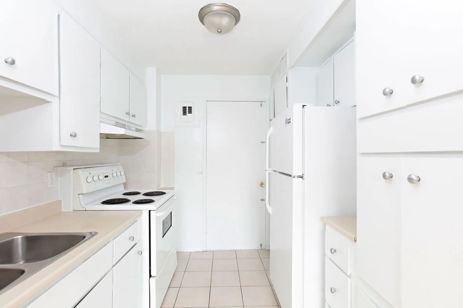 5675-5725 Côte Saint Luc Road  — 5