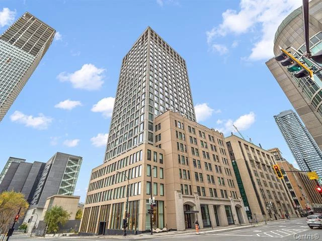 950 Rue Saint-Antoine O — 2