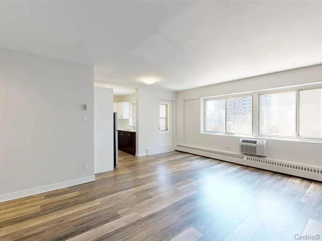 2255 Saint Mathieu — 2