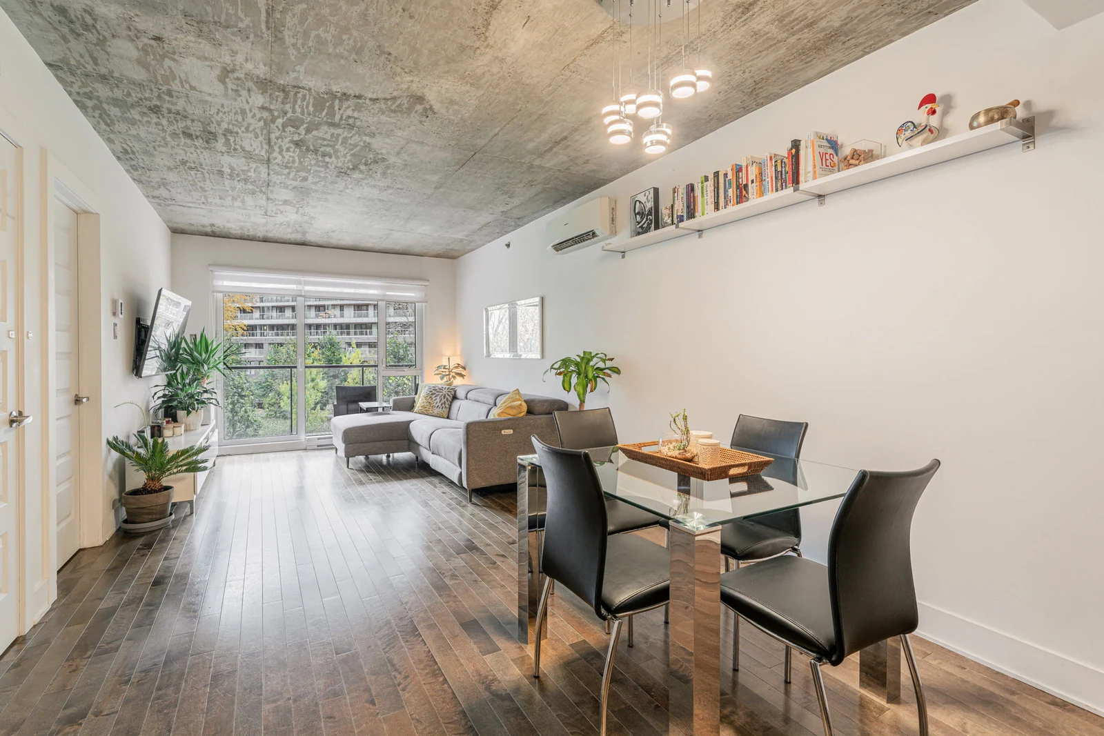 225 Rue de la Montagne #307 — 3
