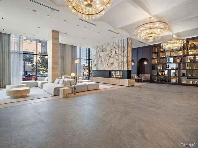 950 Rue Saint-Antoine O — 3