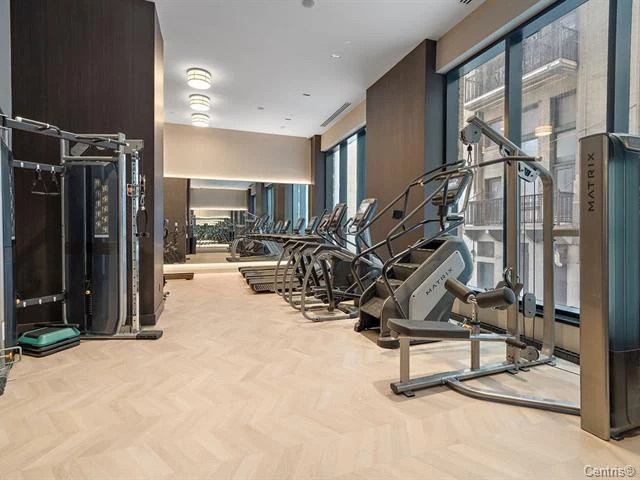 950 Rue Saint-Antoine O — 4