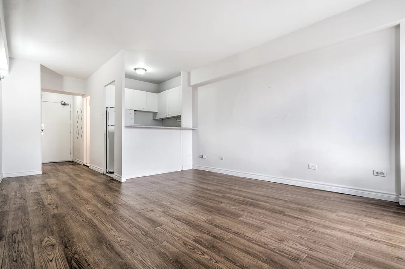 3440 Durocher — 4
