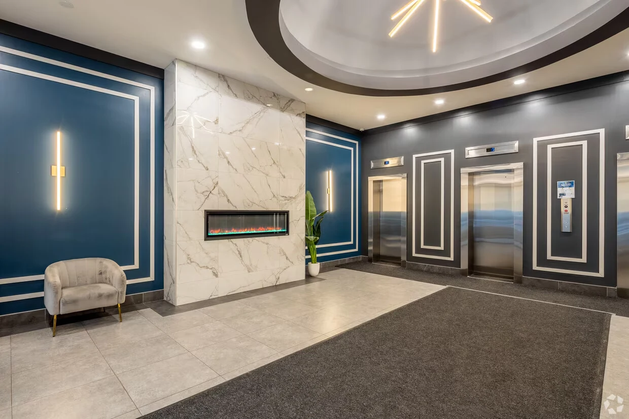 235 Rue Sherbrooke O — 2
