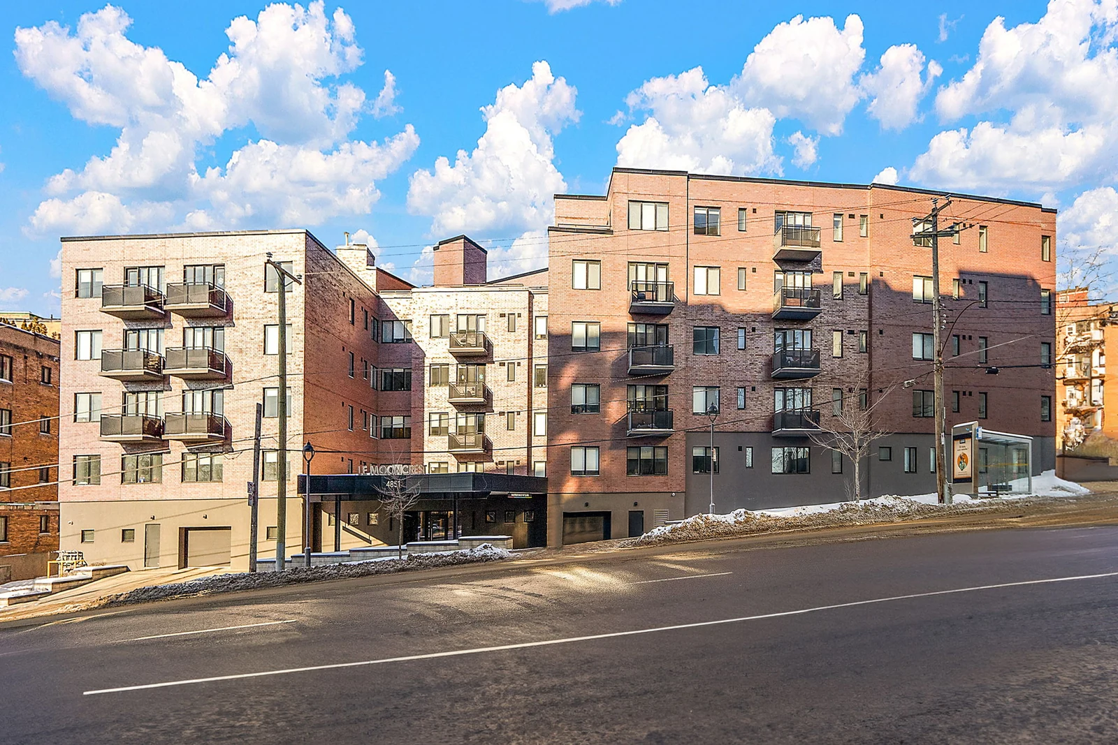 4851 Ch. de la Côte-St-Luc — photo 1